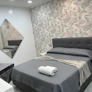 Krizia , Napoli Italia