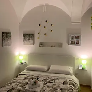 Il Basso Di Donna Assunta , Napoli Italia